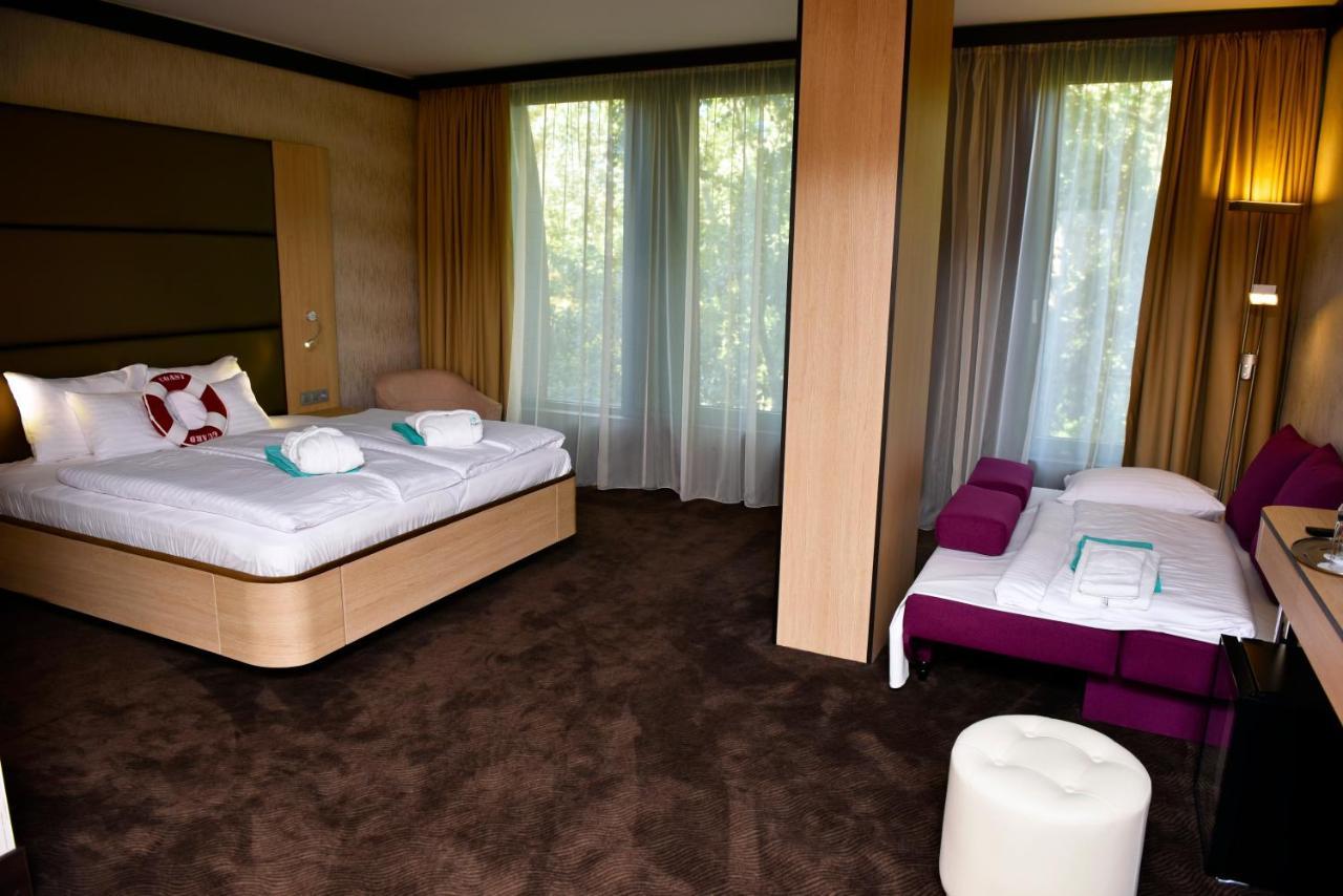 Portobello Wellness & Yacht Hotel Esztergom Ngoại thất bức ảnh