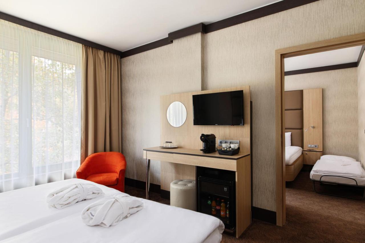 Portobello Wellness & Yacht Hotel Esztergom Ngoại thất bức ảnh