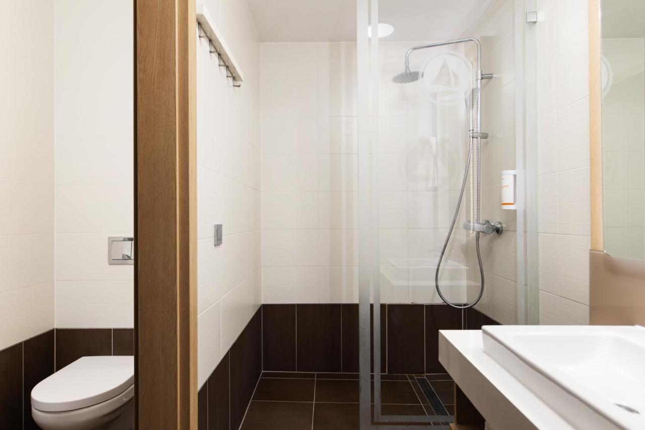 Portobello Wellness & Yacht Hotel Esztergom Ngoại thất bức ảnh