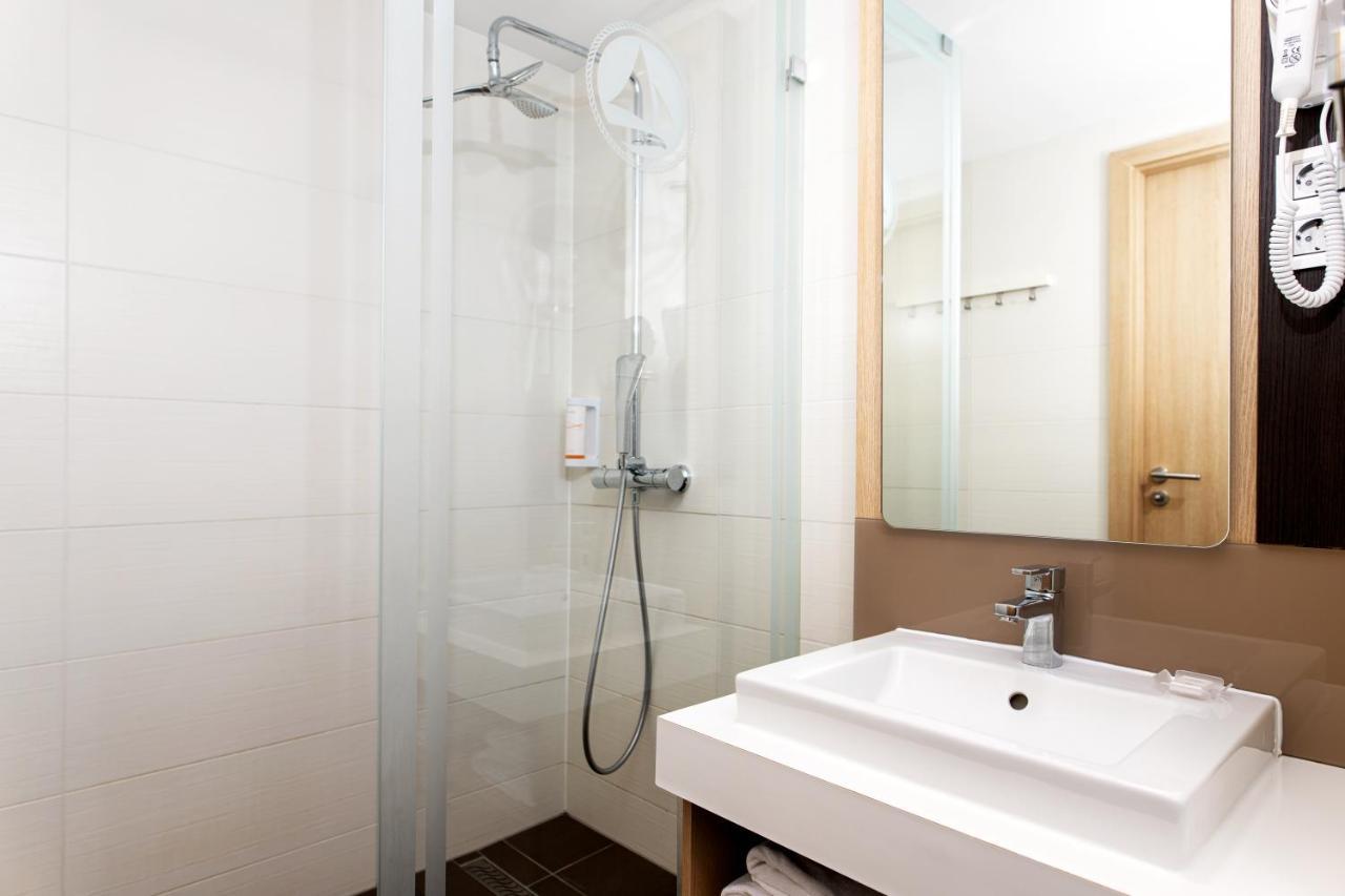 Portobello Wellness & Yacht Hotel Esztergom Ngoại thất bức ảnh
